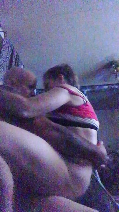 Cabalga loca hasta que se corre demasiadas veces