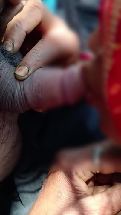 Apne sage chhote devar ke sath bhabhi farm main Apne chhote devar ka land chus kar apni gand marva rahe Apne sabhi chhote devar se | Clip 2