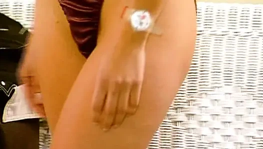 Крошка-блондинка из Германии показывает свое идеальное тело в нижнем белье