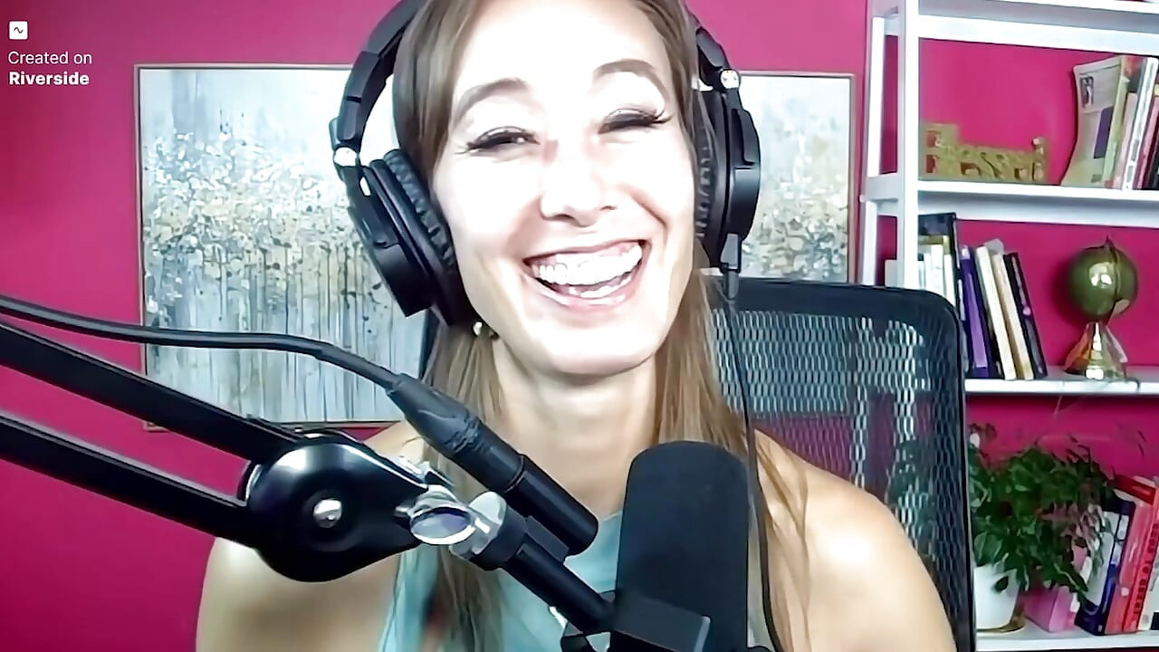 Entrevista de Trikepatrol - Christy Love (¡pastor, intérprete adulto y comediante!)