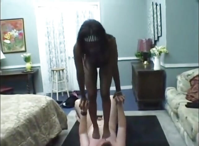 White guy foot worship towards an ebony goddess