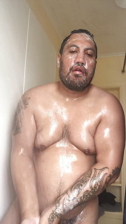 Small space shower cum