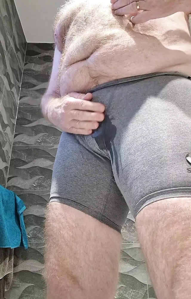 I got so excited making the last video I just had to wet my sondico pants - again
