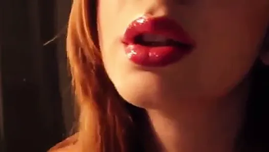 Gros plan des lèvres rouges 2