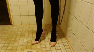Pissing in pink stiletto high heels and nylons