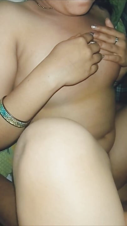 Meu marido convida seu chefe para quebrar minha concha e bunda