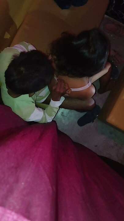 Soție indiancă sexy futută de soții ei cel mai bun prieten hindi sex