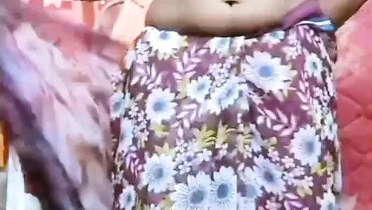 Hintli Hintli tamil evli kadın renu çıplak canlı görüşme şeker üvey baba göğüsleri amcık parmakla tokatlıyor göt sikiş ateşli ses!