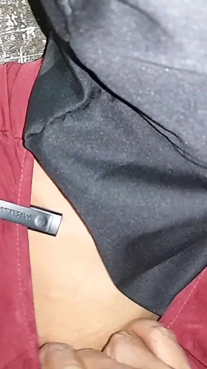 Zapanjujući trenutak iz filma "18-godišnja studentica prava Desi djevica tinejdžerka Indijka prvi put pokazuje sise i pičku Ljubav prema hardcore analnom jebanju"