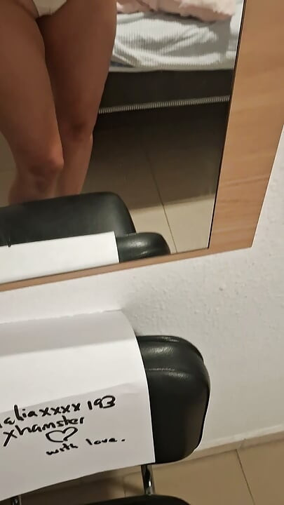 Probándome mi ropa nueva