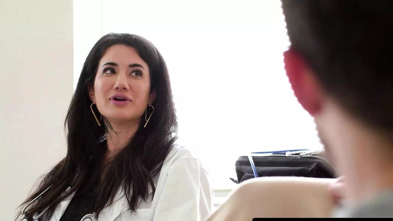 MODERN-DAY SINS - Caring Doctor Teaches Virgin Couple How To Fuck & Embrace Vanessa Vega Orgasms