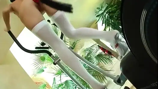 Lepetite и большой хуй в ее маленькую задницу целиком