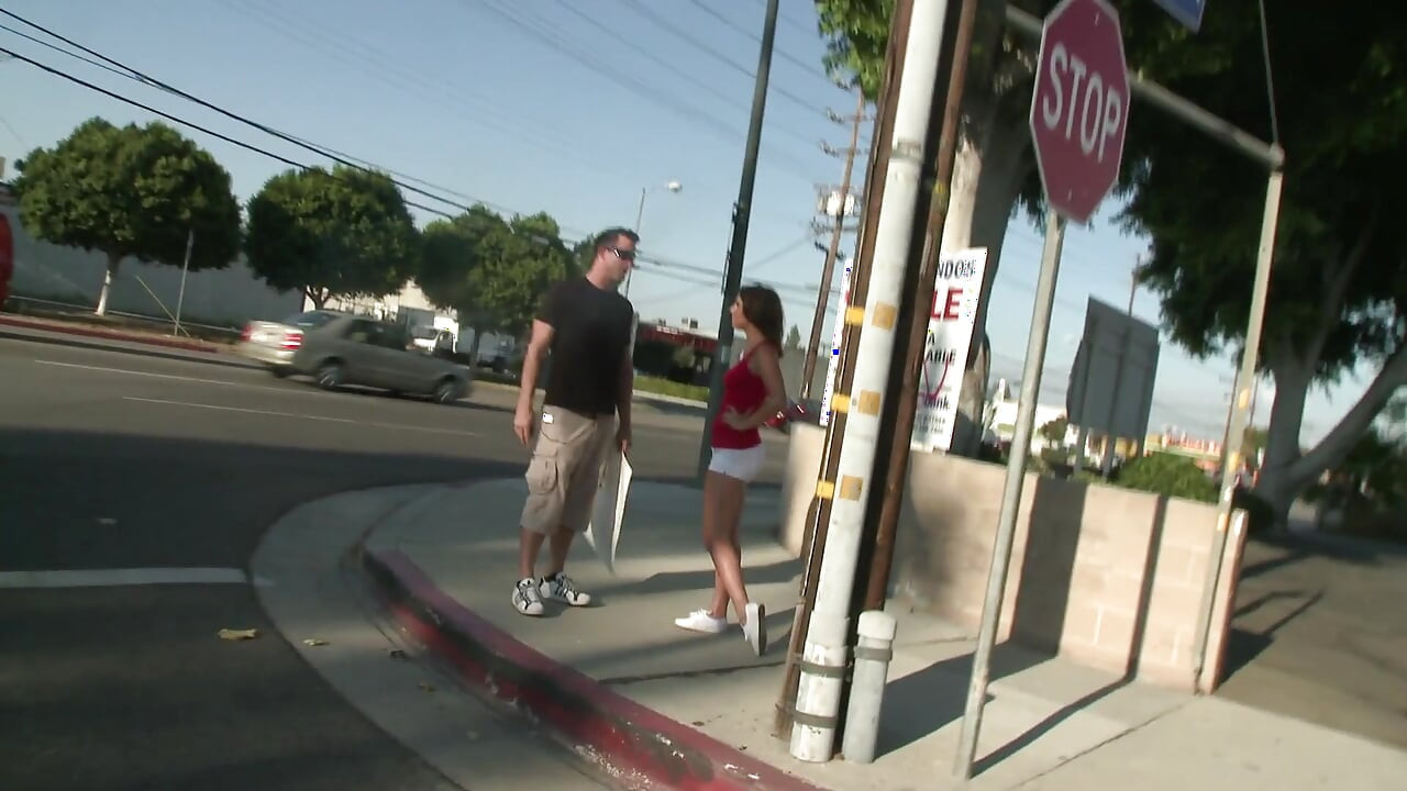 Cute babe paski i zostaje wkręcony