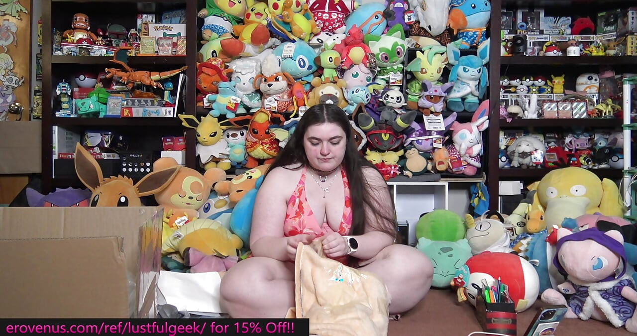 Abby Unboxes Erovenus Olivia Mini
