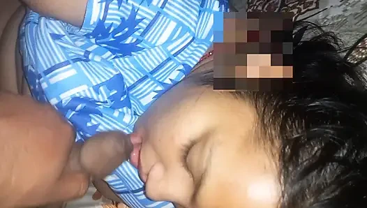 Bhabhi ki naabhi pe sara pani nikal diya.