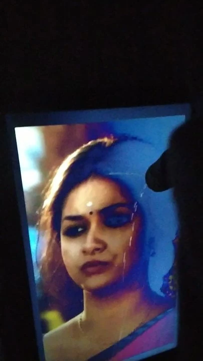 Keerthi suresh vàng tắm đi tiểu cống