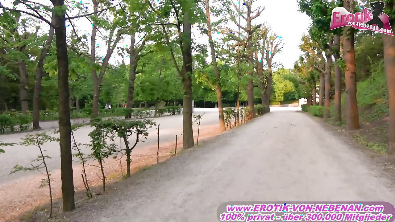 German Blowjob Date in Public Park (RISKY)