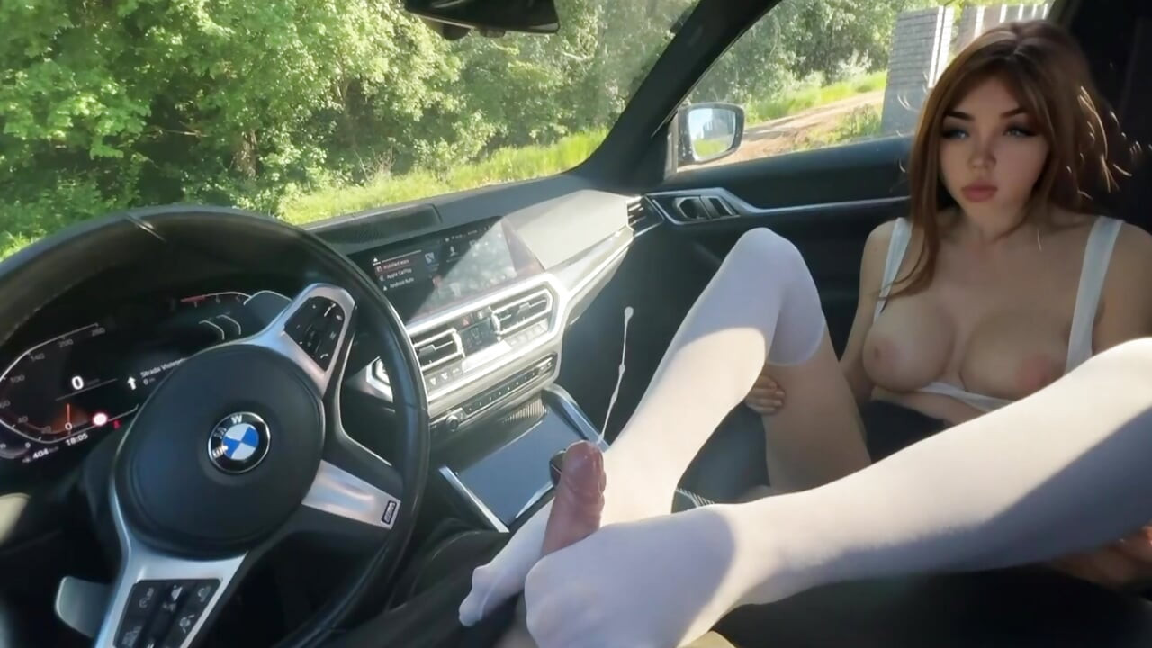 Footjob Rich Man in his Car Public