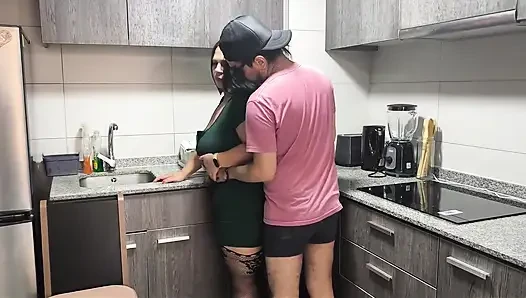 Hayranlar, üvey anne ve ateşli mutfağı için video