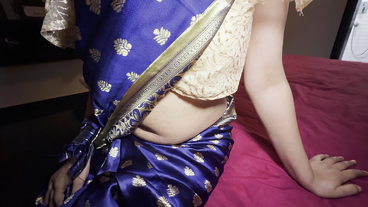 Chachi Ke Ghar Jaa Ke Unko Sex Ke Liye Ready Kiya Fat Pussy