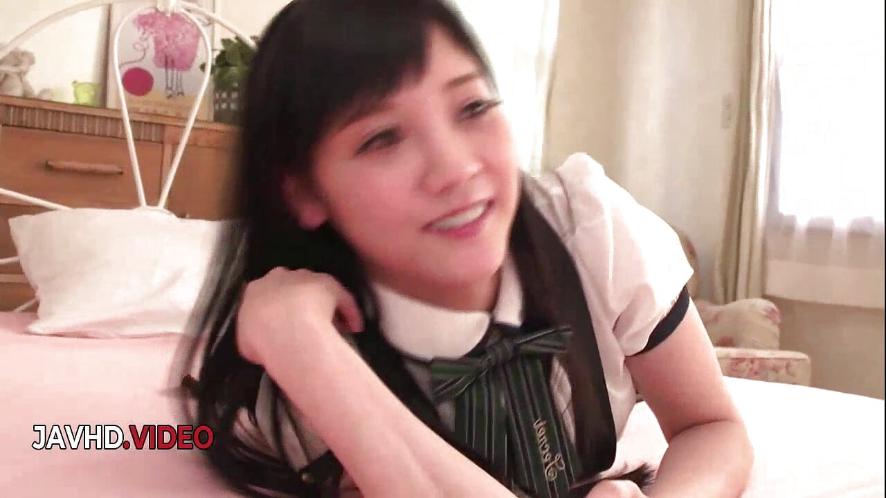 Hot Asian Teen Rei Mizuna Gives Wild Threesome Blowjob