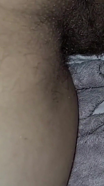 Joven virgen vs gran polla | Clip 1