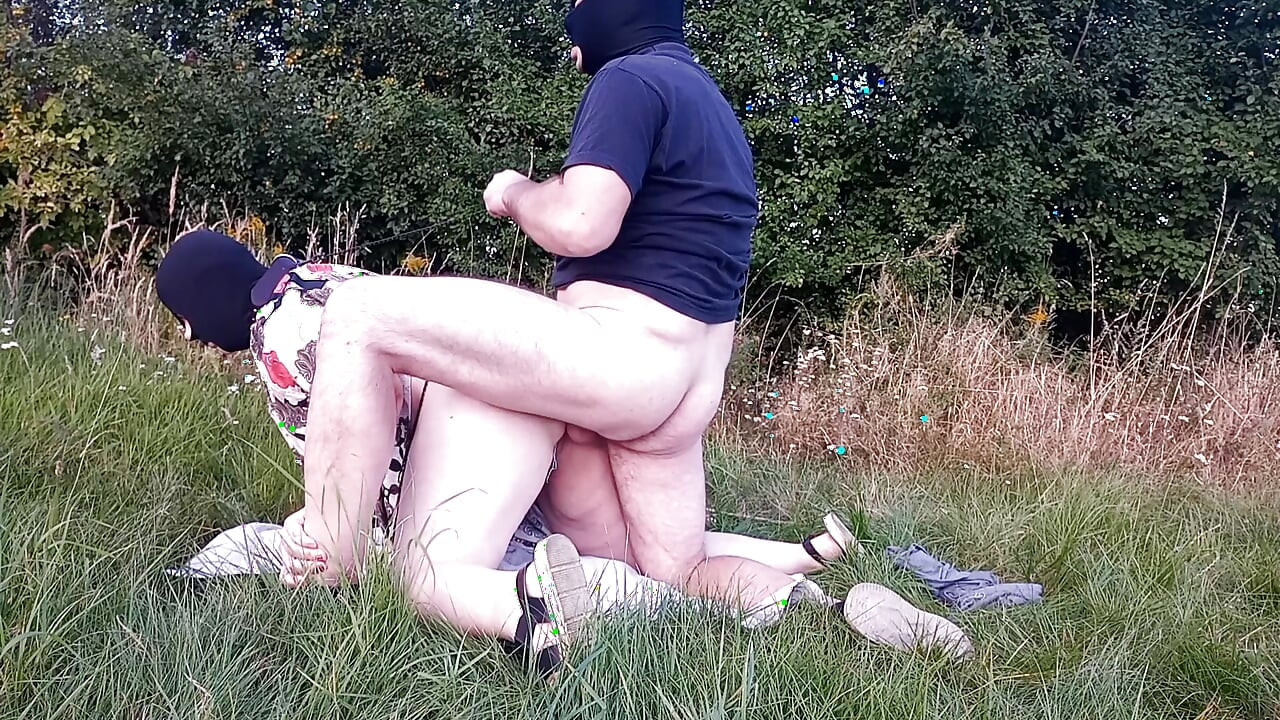 0053 Submissive Female Training Outdoors