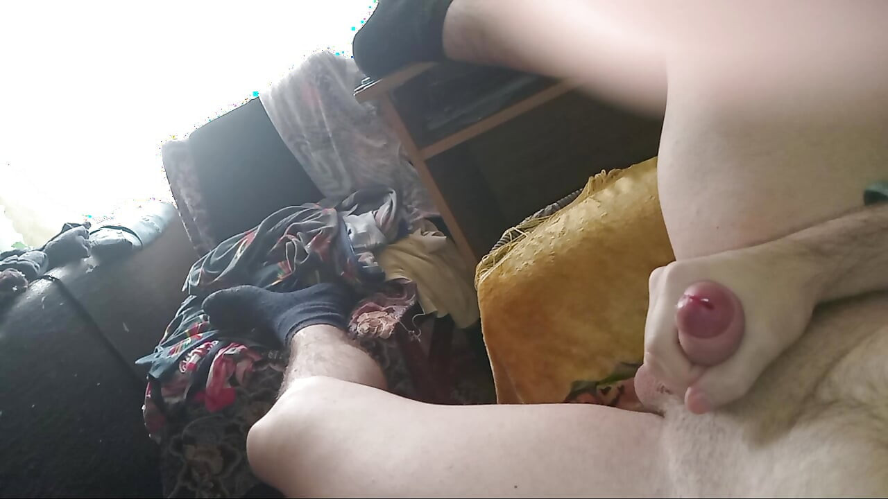 Masturbarea unei frumoase bisexuale penis Ziua 12