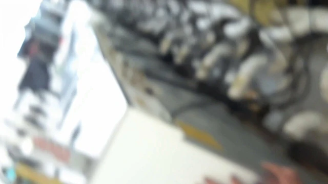 A tease at the laundry matt