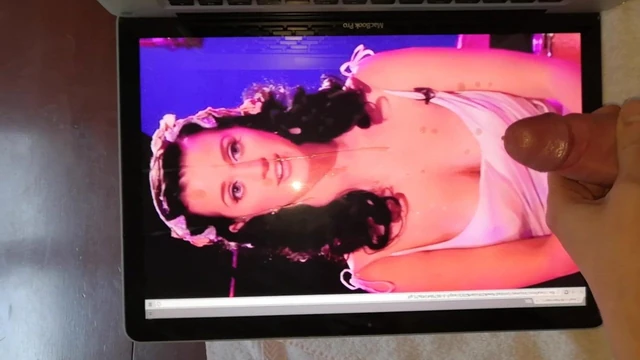 Katy Perry 30