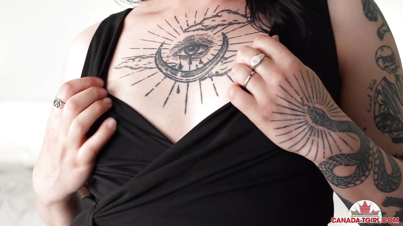 KANADA-TGIRL Svádění v ložnici s trans kráskou v černých šatech