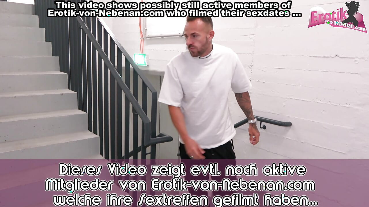 Niemiecki sąsiad namawia do zrobienia loda na klatce schodowej