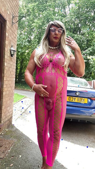 Sexy Crossdresser Kellycd2022's in pink fishnet catsuit and heels