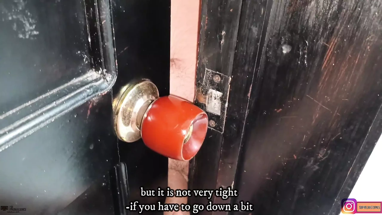 我的继妹的美味口交，直到她吞下我的牛奶 - 西班牙语色情