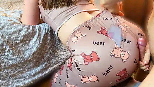 "Без проникновения, пожалуйста! Мой бойфренд может быть безумным" Сводная сестренка трет задницу и трахается