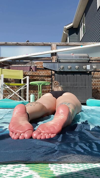 Girl Next Door’s Ridiculously Pretty Soft Pink Wrinkled Soles - HD
