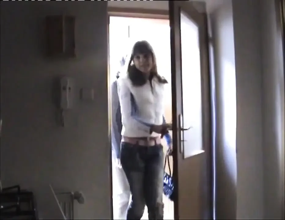 Real amateur couple pussy fucking in dogging