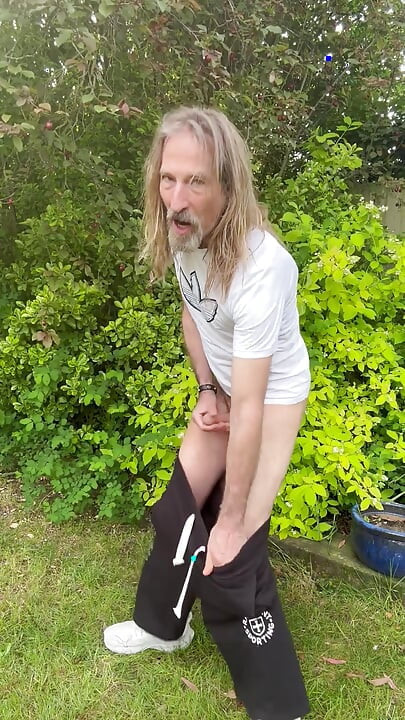 Longhairdude Wanking Outdoors Hoping Summer Will Come Soon