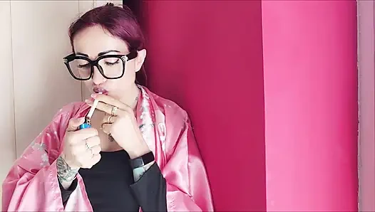 Ben şehvetli bir şekilde sigara içerken benimle mola ver