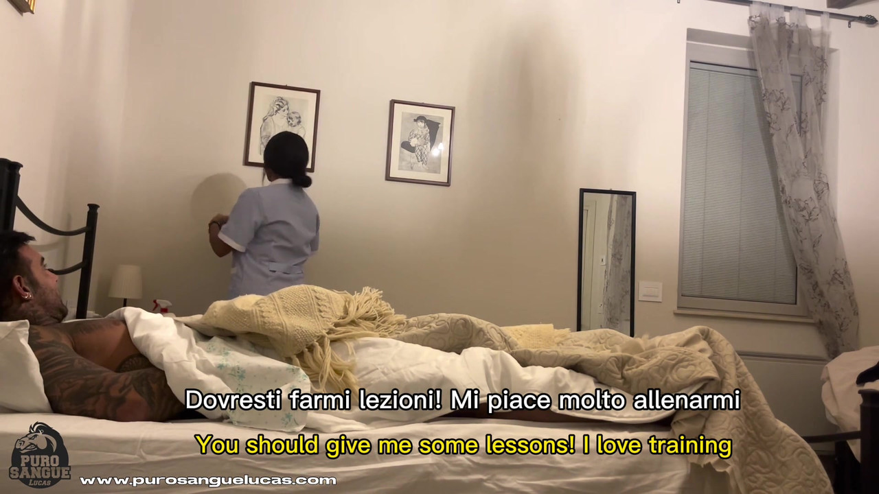 和一个大奶子拉丁清洁女郎给我的老婆戴绿帽