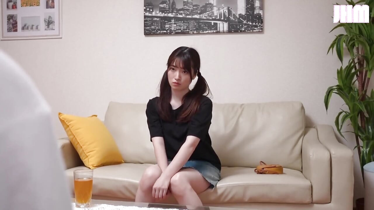 그녀는 나에게 와서 달라고 부탁했다... - 챕터 1