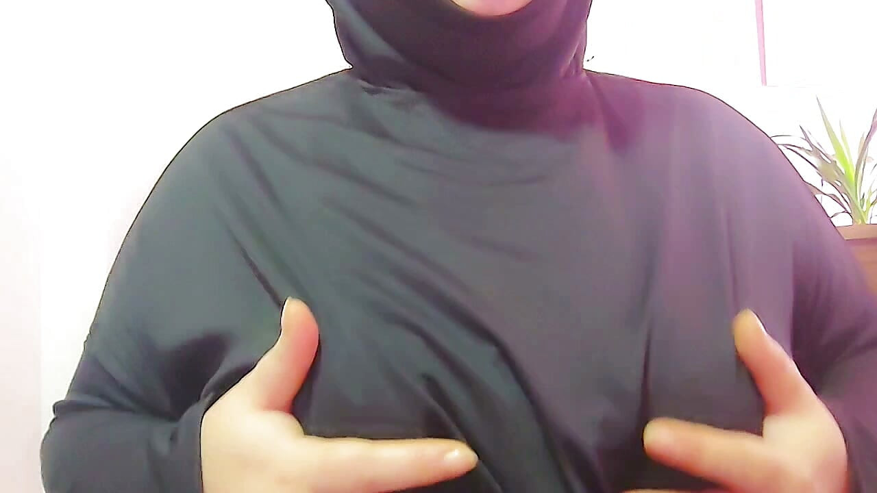I was shocked to see what my hijab-wearing step sister did!