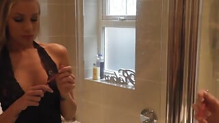 عاشق أحمر الشفاه