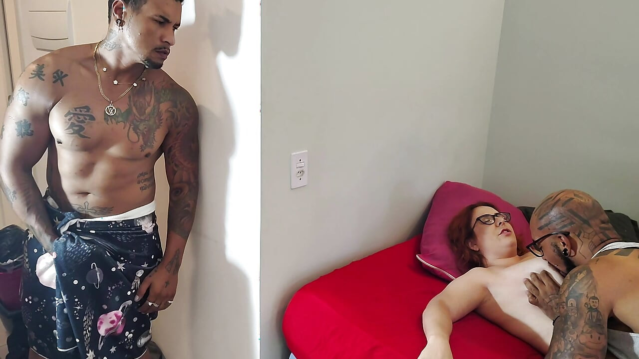 Tiffany presta a su marido y vecino a su hermana Suruba Total