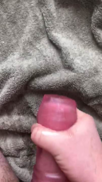 소매로 내 자지를 쓰다듬고 대량 정액