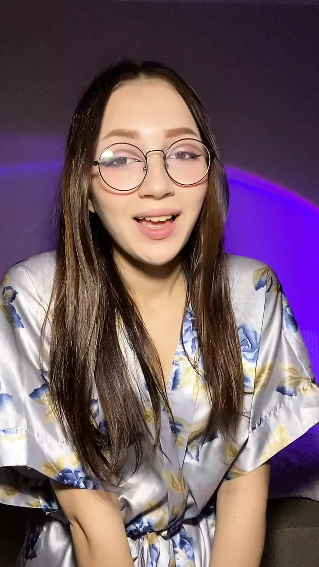 She loves fucking so much that she won't leave the dick alone until it cums