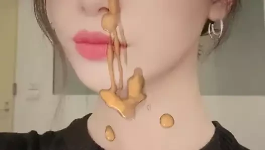 Elris bella boşalıyor