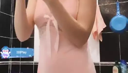 962
