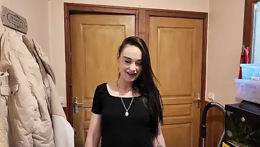 Orina Matutina Y Mamada Con Una Morena Peluda