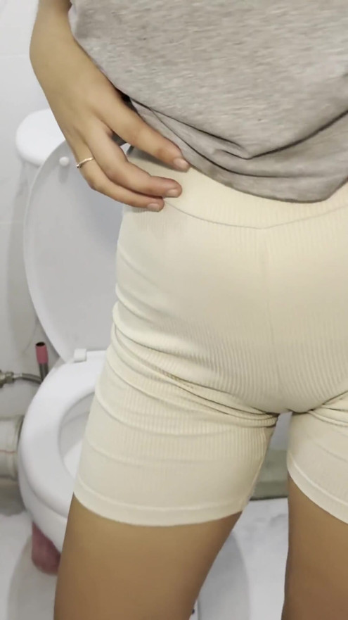 Pissing compilation in different hotels! Close-up of a pussy and dirty pads! POV! | Clip 1